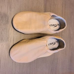 SoDanca Girls Jazz Shoes (Tan) Size 11.5M